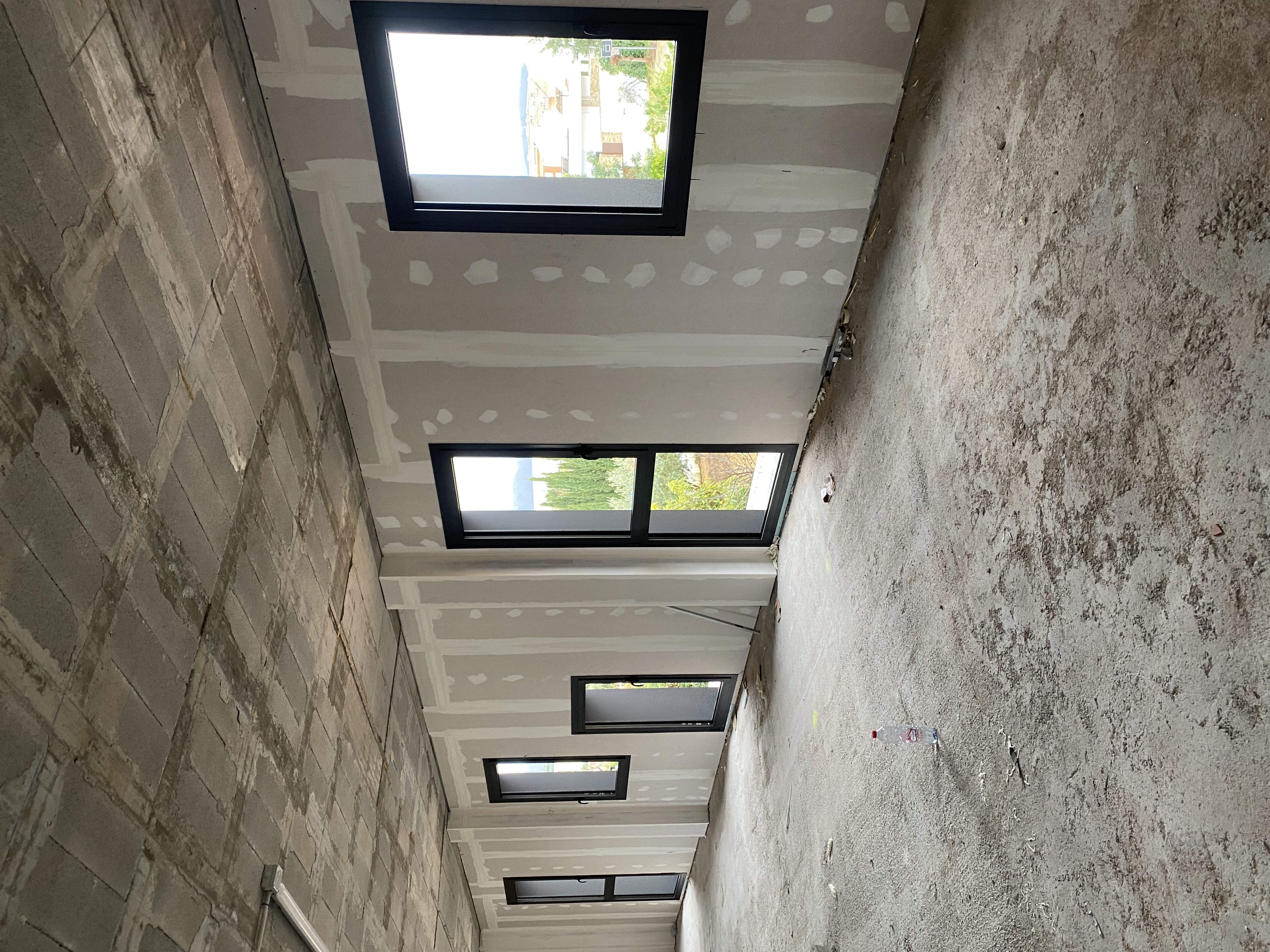 Instalación de Ventanas de Aluminio en el Centro de Música de Ondara